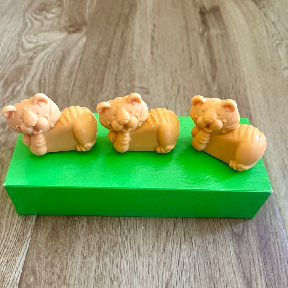 Vintage Avon Tubby Tigers Hostess Soap Set NIB Collectible Jungle Animal Shaped